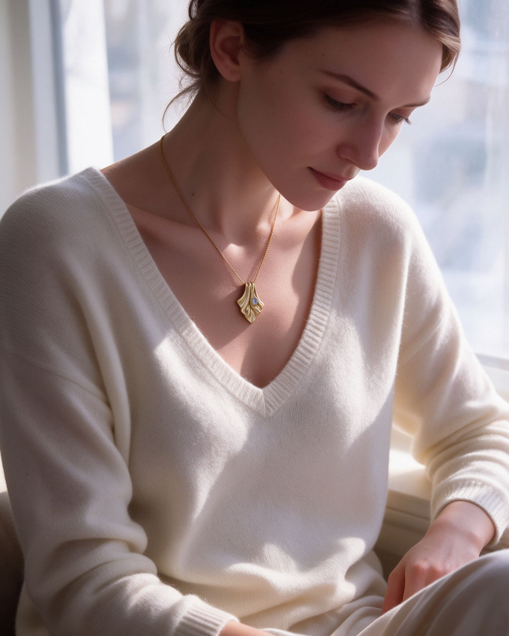 The Soie Pendant — Sculptural 18K Gold Vermeil Drape Necklace
